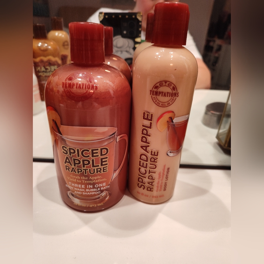 *RARE* Bath & Body Works Temptations Spiced Apple Rapture Body Wash & Lotion Set